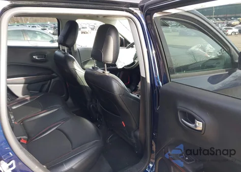 2019 Jeep Compass Trailhawk 4X4 z USA, uszkodzony, nr VIN 3C4NJDDB1KT620433